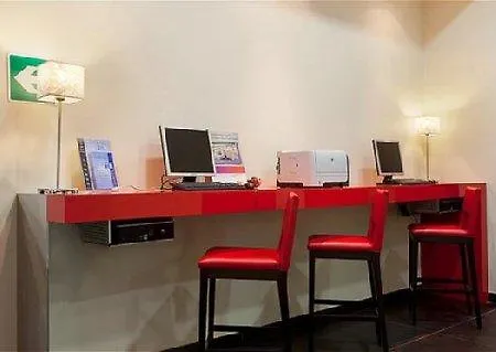 By Ihg