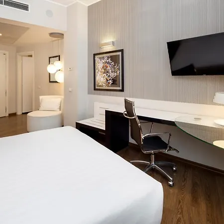 By Ihg מלון 4*