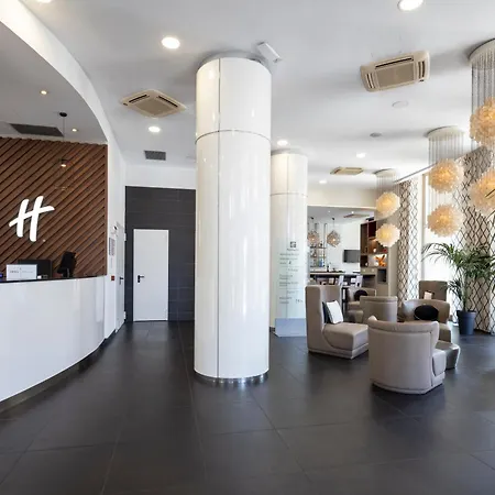 By Ihg 4* ג'נובה