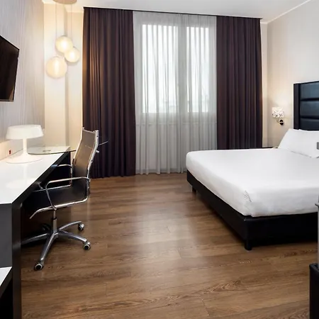 By Ihg מלון 4*