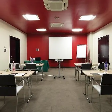 By Ihg 4* ג'נובה