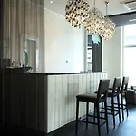 By Ihg