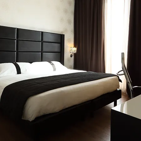 By Ihg 4*