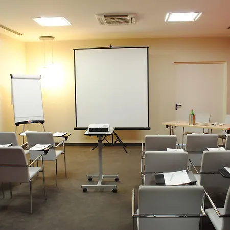 Hotell By Ihg 4*