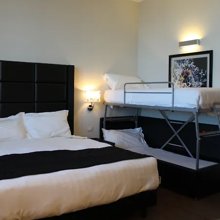 Szálloda By Ihg Genova