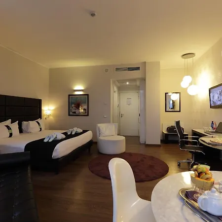 By Ihg Hotel