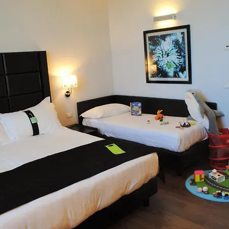 By Ihg