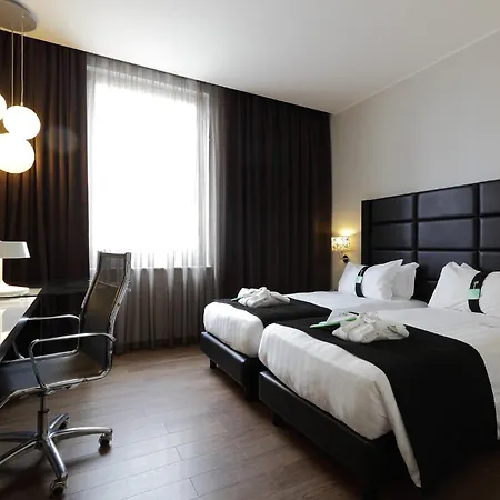 By Ihg Hotel