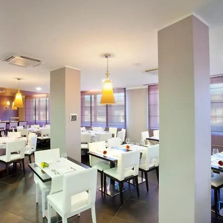 Hotel By Ihg 4*