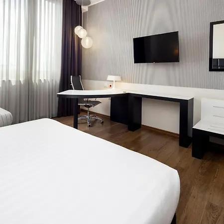 Hotel By Ihg