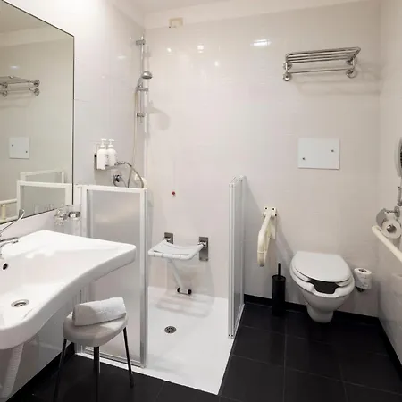 Hotel By Ihg