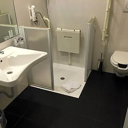 Hotel By Ihg