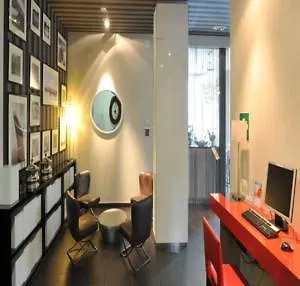 By Ihg