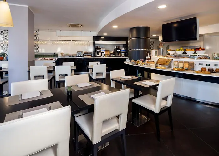 By Ihg 4* Génova
