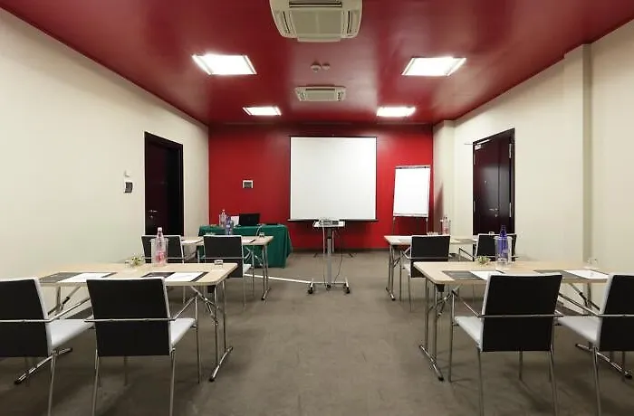 By Ihg 4* Genoa