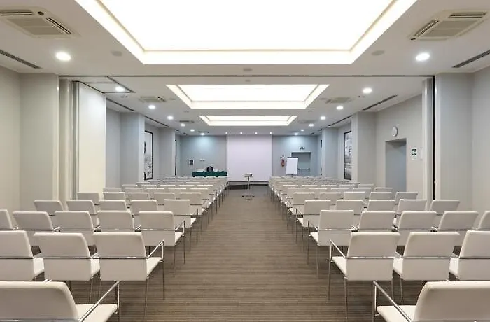 By Ihg Génova