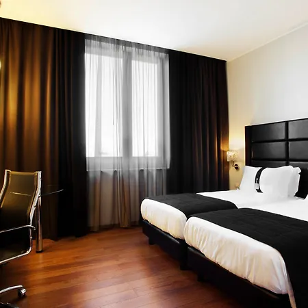 By Ihg 4* Генуя