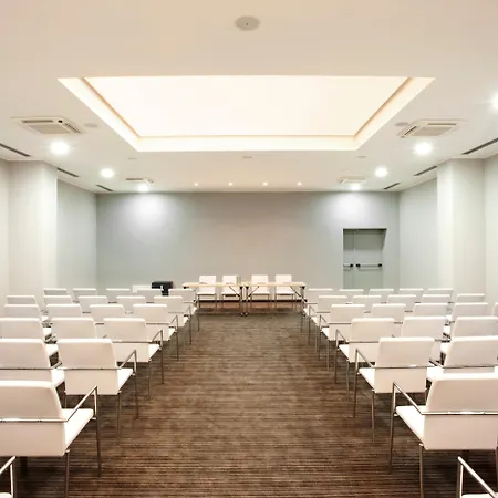 By Ihg 4* Генуя