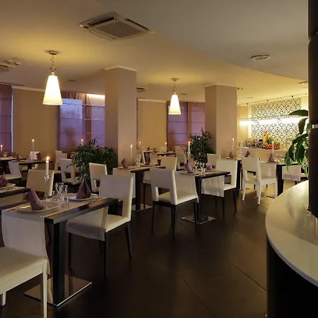 By Ihg Отель Генуя