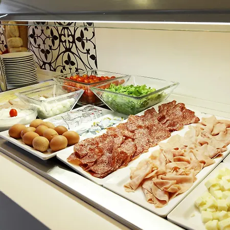By Ihg 4* Генуя