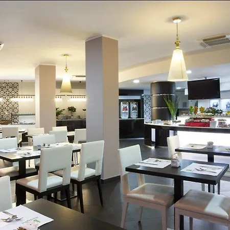 By Ihg Генуя