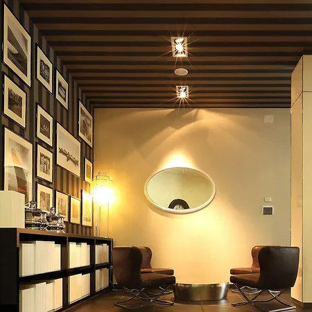 By Ihg